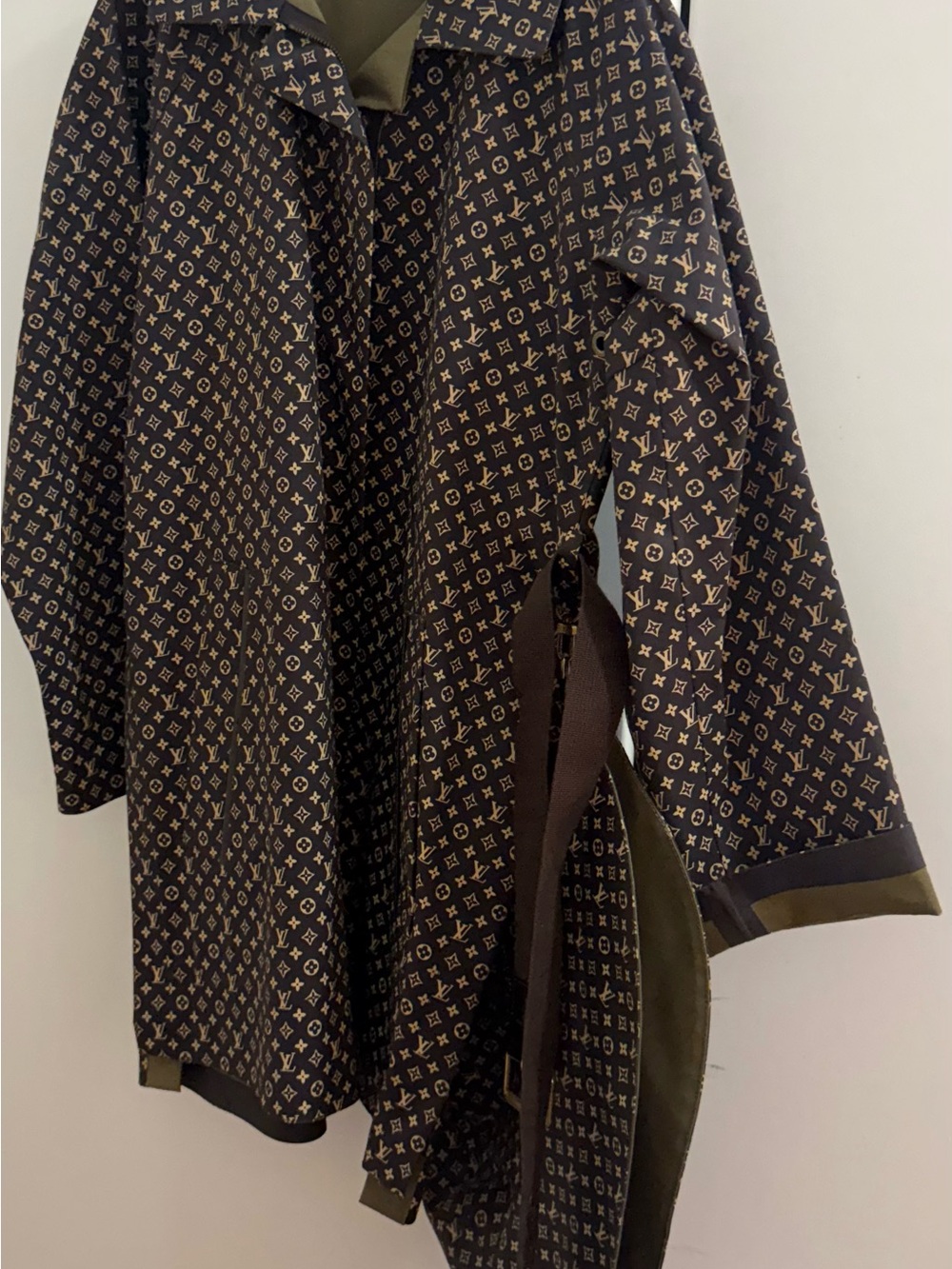 Louis Vuitton Brown Monogram Raincoat with Tan Logo Print with matching hat